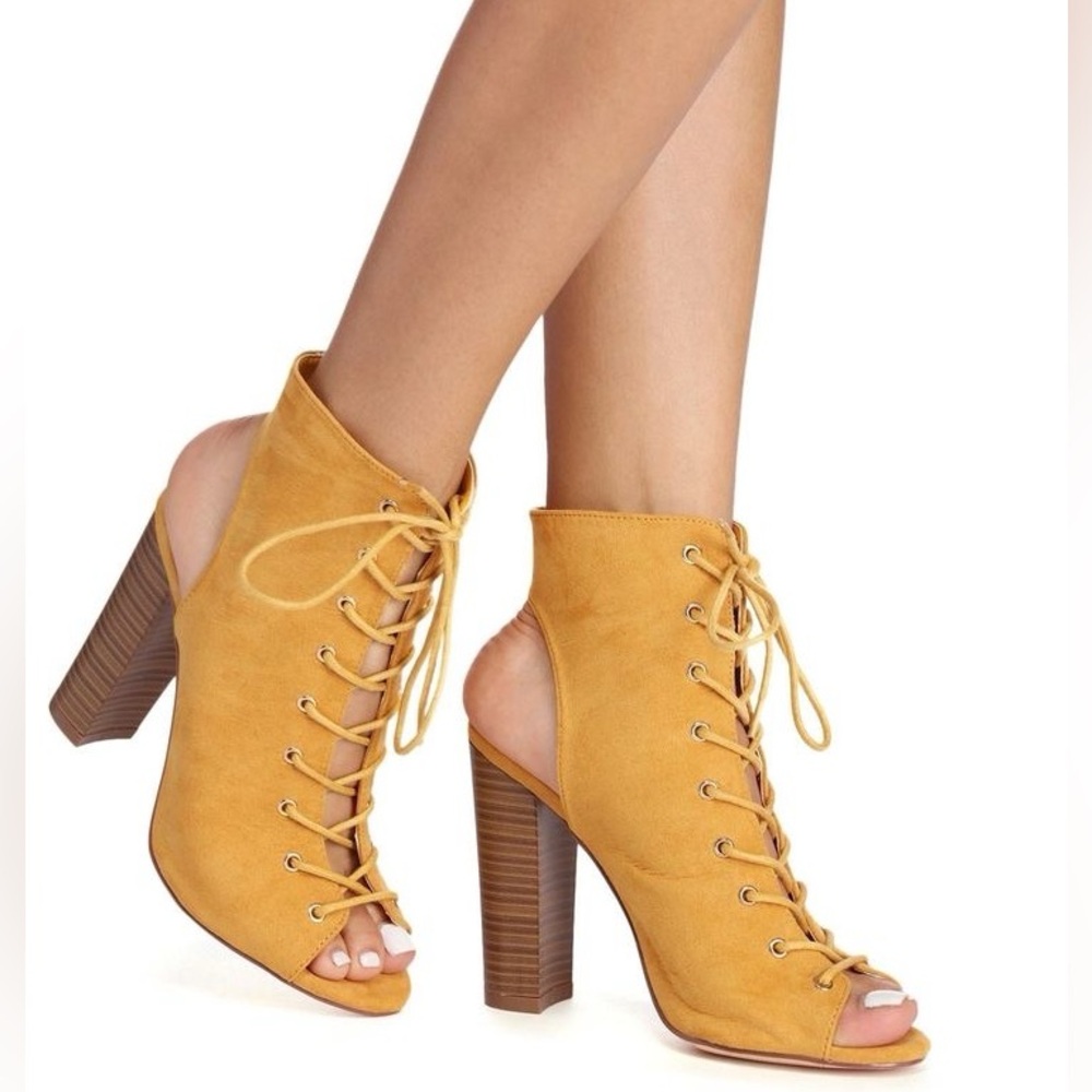 Liliana Lace up boots - mustard - Size 10 
New